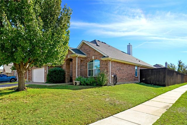 4000 Elmgreen Drive, Fort Worth, TX 76262