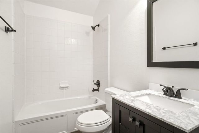 4000 Elmgreen Drive, Fort Worth, TX 76262