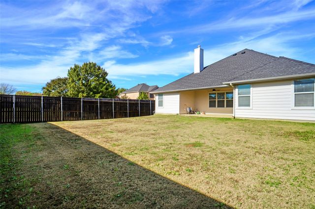 4000 Elmgreen Drive, Fort Worth, TX 76262