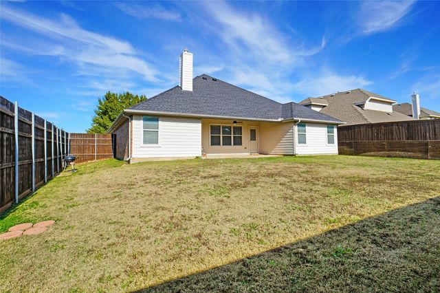 4000 Elmgreen Drive, Fort Worth, TX 76262
