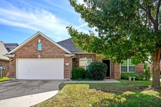 4000 Elmgreen Drive, Fort Worth, TX 76262