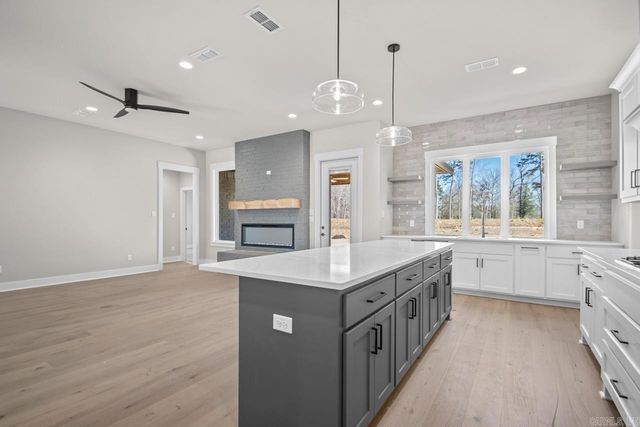 6178 Majestic Waters, Benton, AR 72019