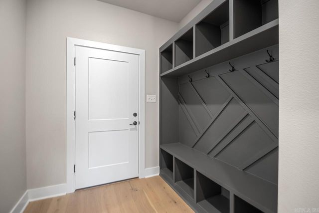 6178 Majestic Waters, Benton, AR 72019