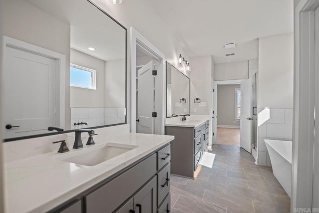 6178 Majestic Waters, Benton, AR 72019