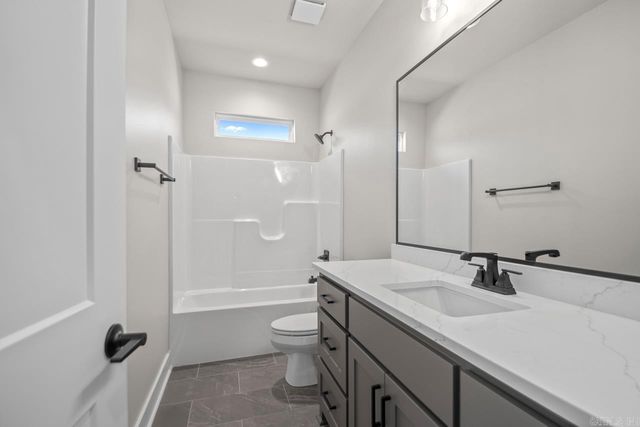 6178 Majestic Waters, Benton, AR 72019