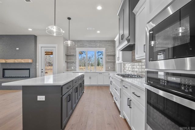 6178 Majestic Waters, Benton, AR 72019