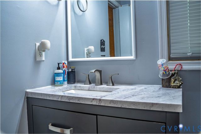 7006 Mason Run Dr, North Chesterfield, VA 23234