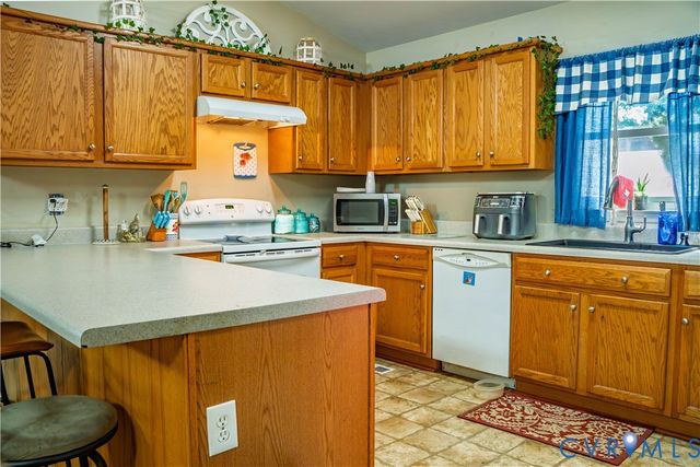 7006 Mason Run Dr, North Chesterfield, VA 23234