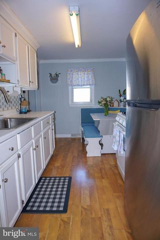 16 CLEVELAND AVE, Mount Ephraim, NJ 08059