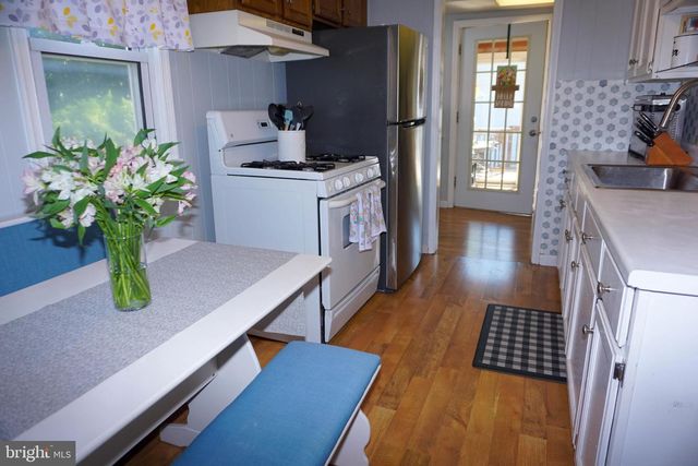 16 CLEVELAND AVE, Mount Ephraim, NJ 08059