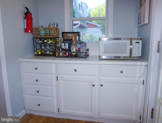 16 CLEVELAND AVE, Mount Ephraim, NJ 08059