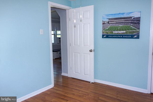 16 CLEVELAND AVE, Mount Ephraim, NJ 08059