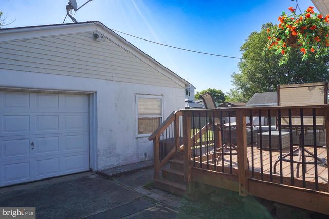 16 CLEVELAND AVE, Mount Ephraim, NJ 08059