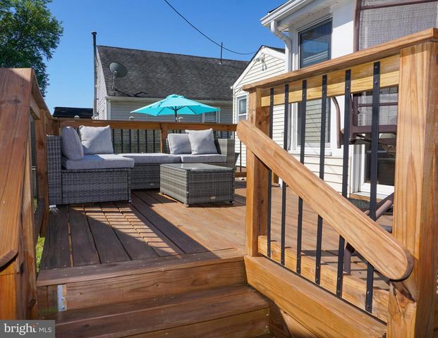 16 CLEVELAND AVE, Mount Ephraim, NJ 08059