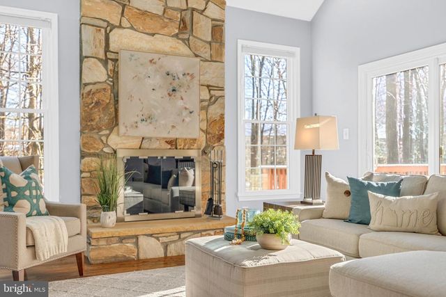 8661 CHASE GLEN CIR, Fairfax Station, VA 22039