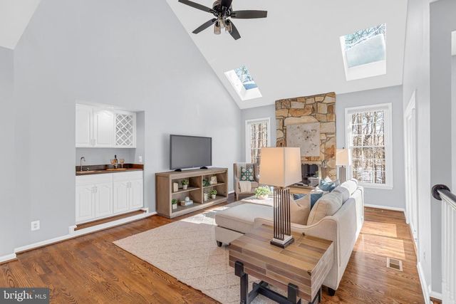 8661 CHASE GLEN CIR, Fairfax Station, VA 22039