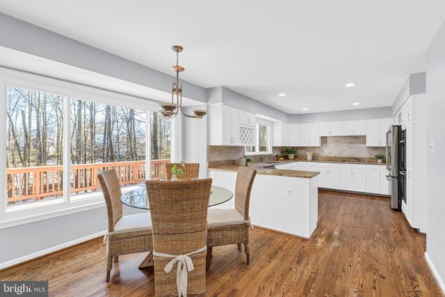 8661 CHASE GLEN CIR, Fairfax Station, VA 22039