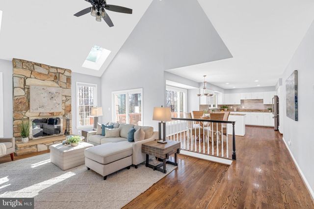 8661 CHASE GLEN CIR, Fairfax Station, VA 22039