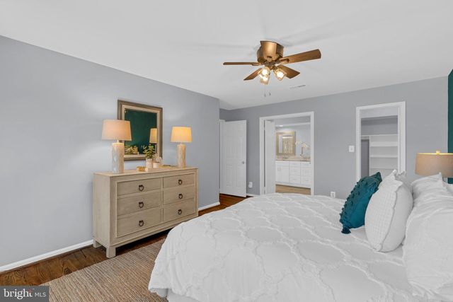 8661 CHASE GLEN CIR, Fairfax Station, VA 22039