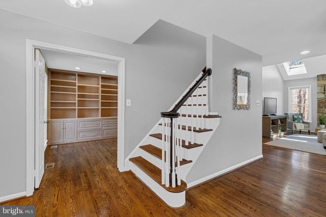 8661 CHASE GLEN CIR, Fairfax Station, VA 22039