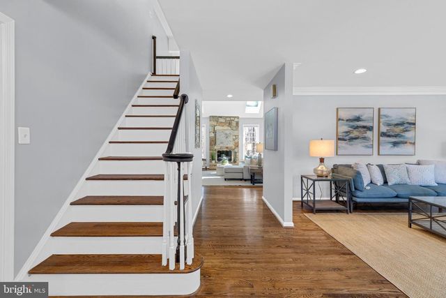 8661 CHASE GLEN CIR, Fairfax Station, VA 22039