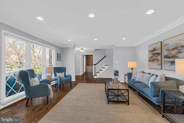 8661 CHASE GLEN CIR, Fairfax Station, VA 22039