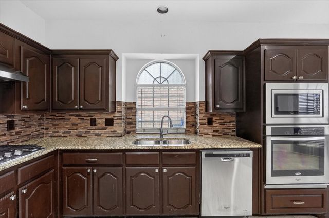 1513 Brighton Drive, Mansfield, TX 76063