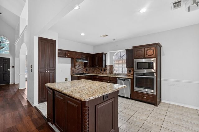 1513 Brighton Drive, Mansfield, TX 76063