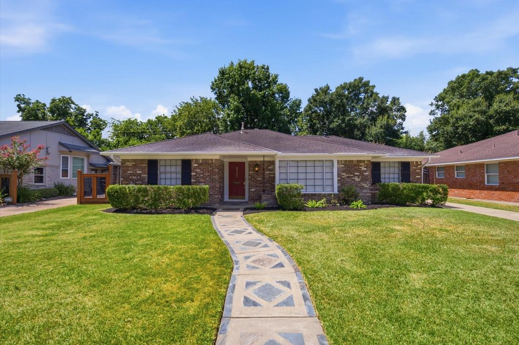 3731 Latma Drive, Houston, TX 77025