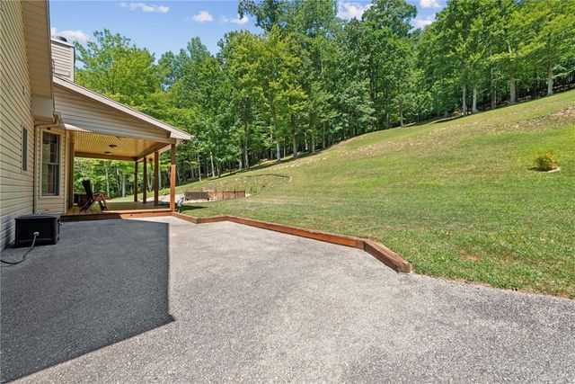 1661 Piper Rd, Ligonier Twp, PA 15658