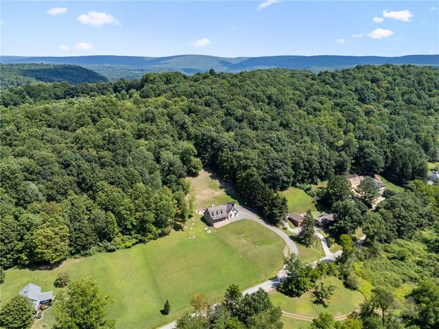 1661 Piper Rd, Ligonier Twp, PA 15658