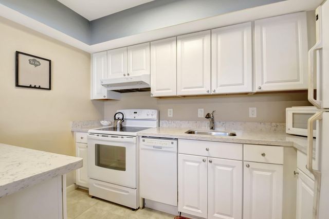 5505 N Ocean Blvd 8-202, Ocean Ridge, FL 33435