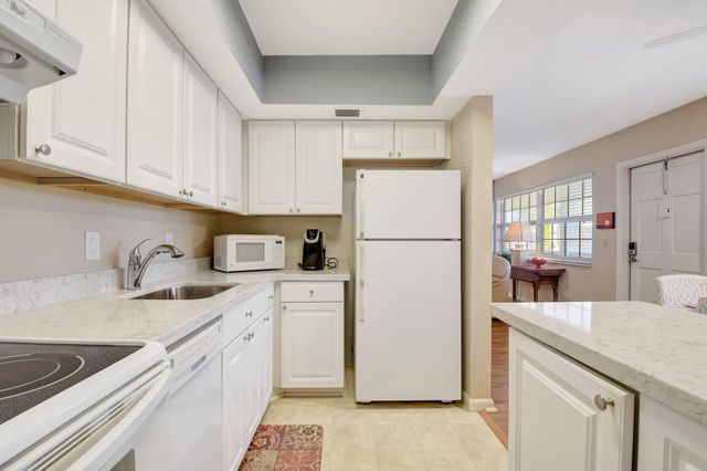 5505 N Ocean Blvd 8-202, Ocean Ridge, FL 33435