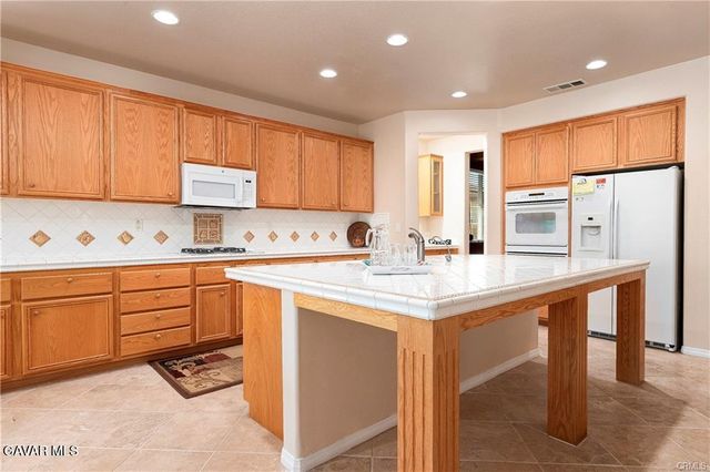 3036 Tournament Drive, Palmdale, CA 93551