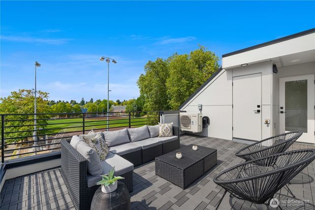 2454 NW 60th Street, Seattle, WA 98107