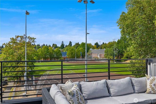 2454 NW 60th Street, Seattle, WA 98107