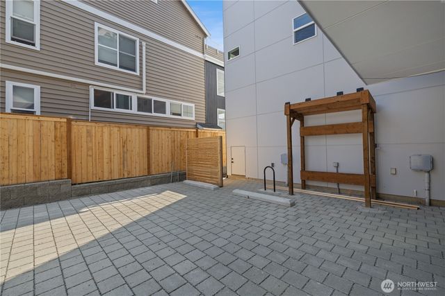 2454 NW 60th Street, Seattle, WA 98107