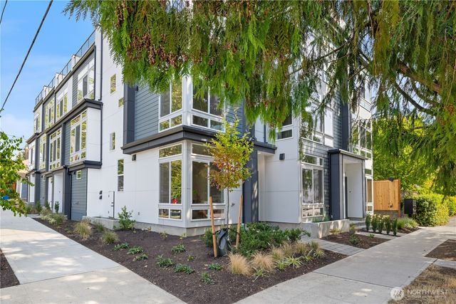 2454 NW 60th Street, Seattle, WA 98107