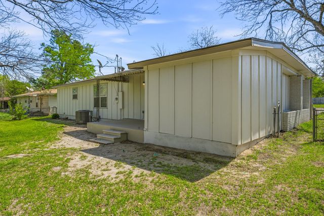 1425 W Lingleville Road, Stephenville, TX 76401