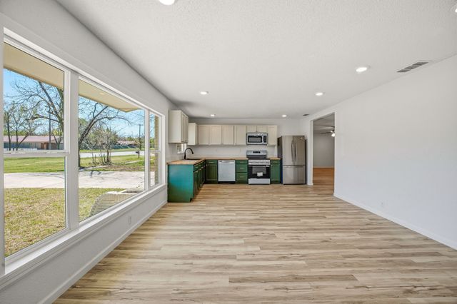 1425 W Lingleville Road, Stephenville, TX 76401