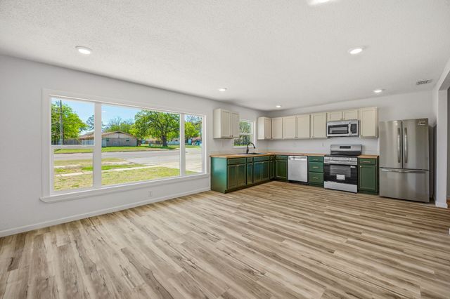 1425 W Lingleville Road, Stephenville, TX 76401