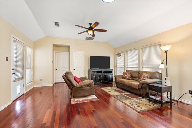 1138 Holly Drive, Carrollton, TX 75010