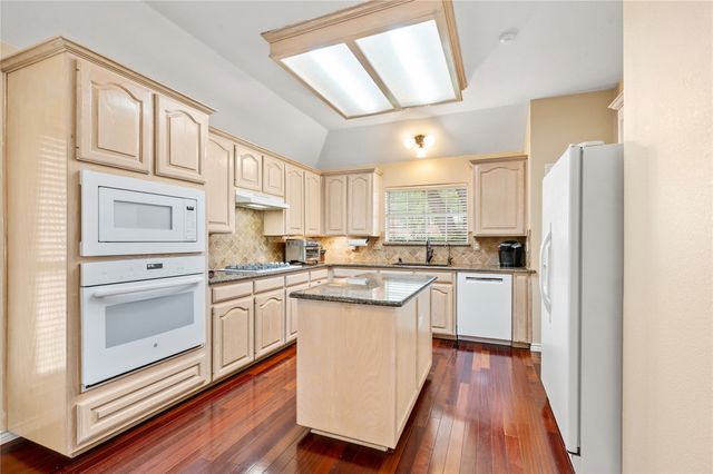 1138 Holly Drive, Carrollton, TX 75010