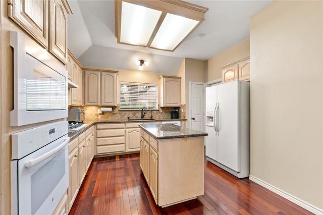 1138 Holly Drive, Carrollton, TX 75010