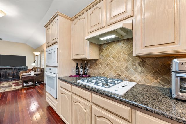 1138 Holly Drive, Carrollton, TX 75010