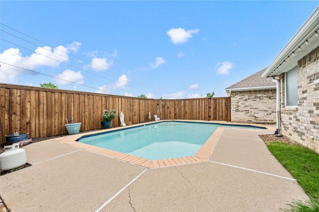 1138 Holly Drive, Carrollton, TX 75010