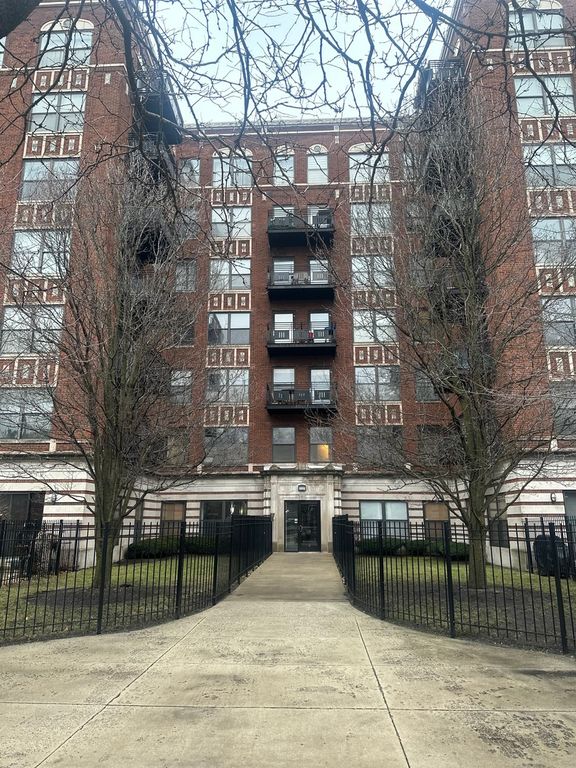 4537 S Drexel Boulevard 203, Chicago, IL 60653