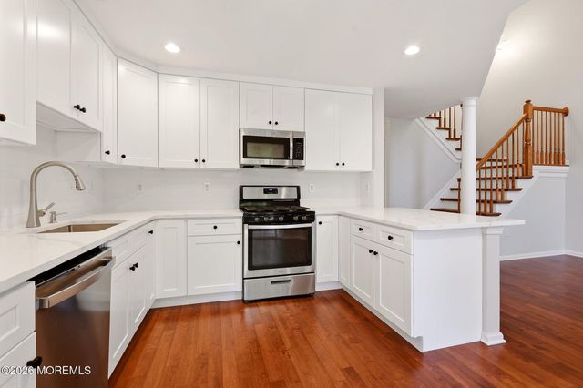 4 Ironwood Court, Middletown, NJ 07748
