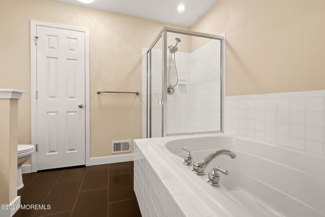 4 Ironwood Court, Middletown, NJ 07748