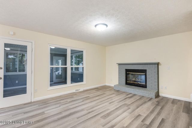 403 Clear Valley Ct, Elizabethtown, KY 42701